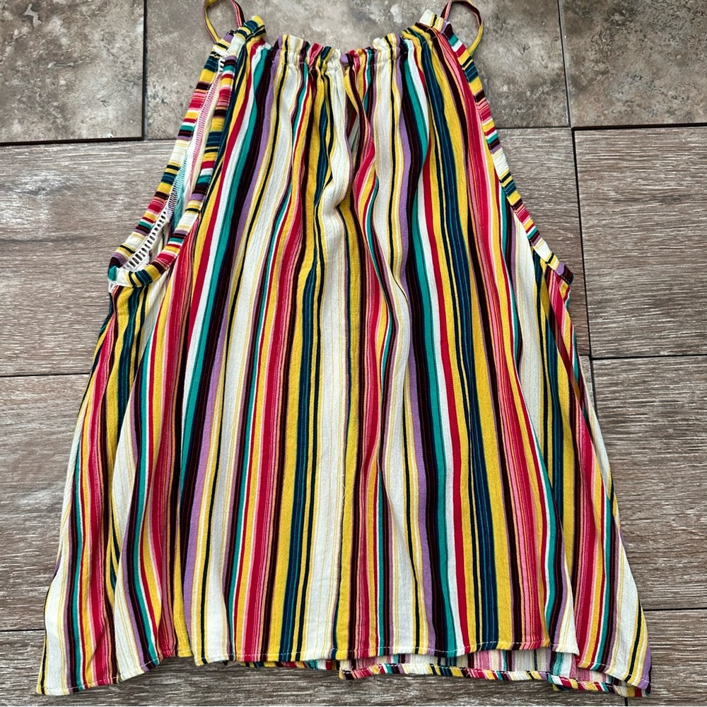 Jessica Simpson Sleeveless top, ivory with slimming colorful Stripes, Size S